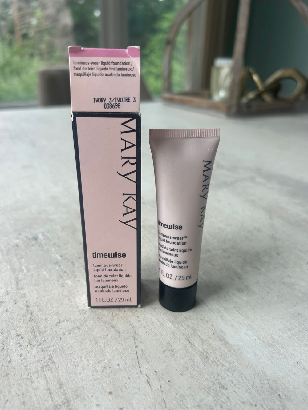 Mary Kay TimeWise Luminous-Wear Liquid Foundation - Ivory 3 NIB